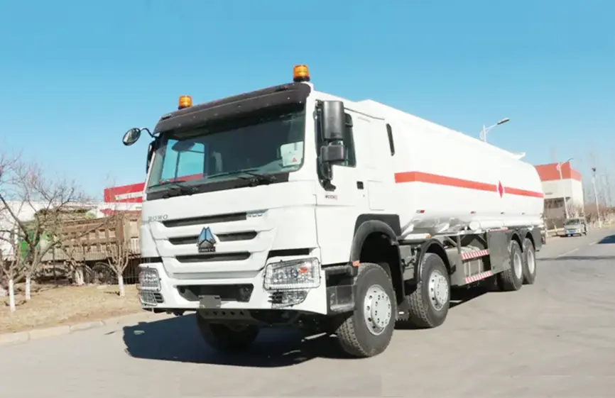 Sinotruck Howo 8×4 Oil Tanker-8