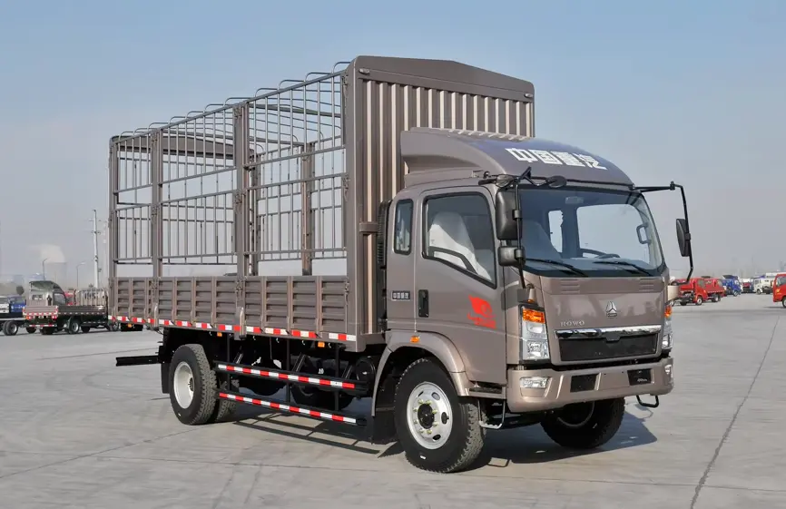 Sinotruk HOWO 4X2 116hp Fences Cargo Light Truck-2