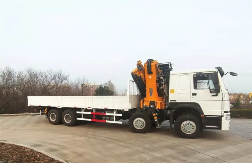 Sinotruk Howo 6×4 Folding Boom Truck Mounted Crane (2)