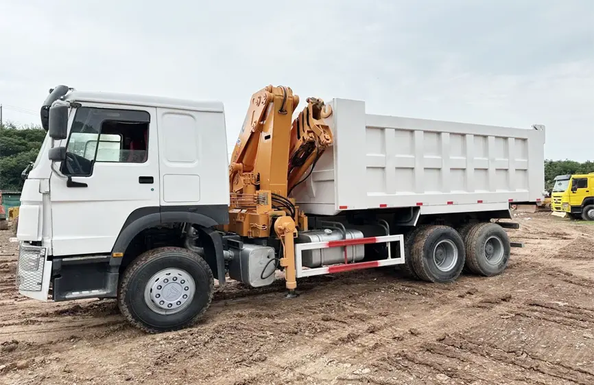 Sinotruk Howo 6×4 Folding Boom Truck Mounted Crane (4)