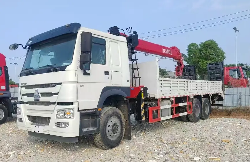 Sinotruk Howo Crane Truck-2