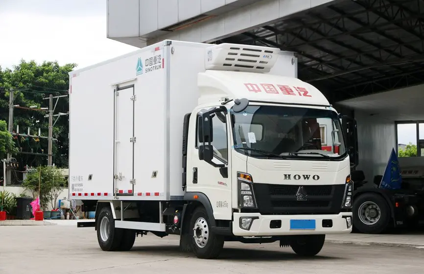 Sinotruk Howo Refrigerated 4×2 Cargo Truck-1