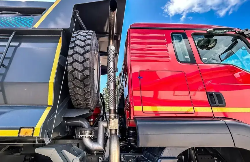Sitrak C7H 8×4 Dump Truck-5
